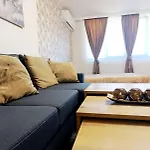Moderno Park Lane * בנסקו