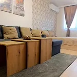 Moderno Park Lane דירה *